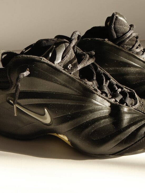Black Nike Air Flightposite basketball shoes, released in 1999 Size 10.5